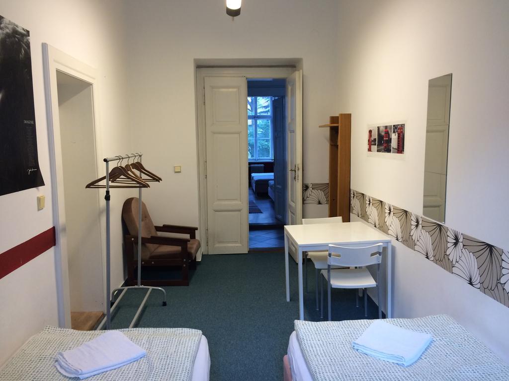 Charles Square Hostel Prag Exteriör bild