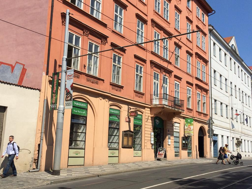 Charles Square Hostel Prag Exteriör bild