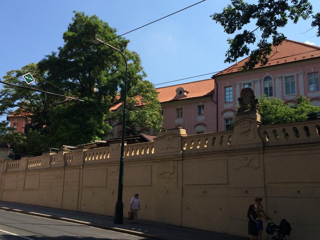 Charles Square Hostel Prag Exteriör bild