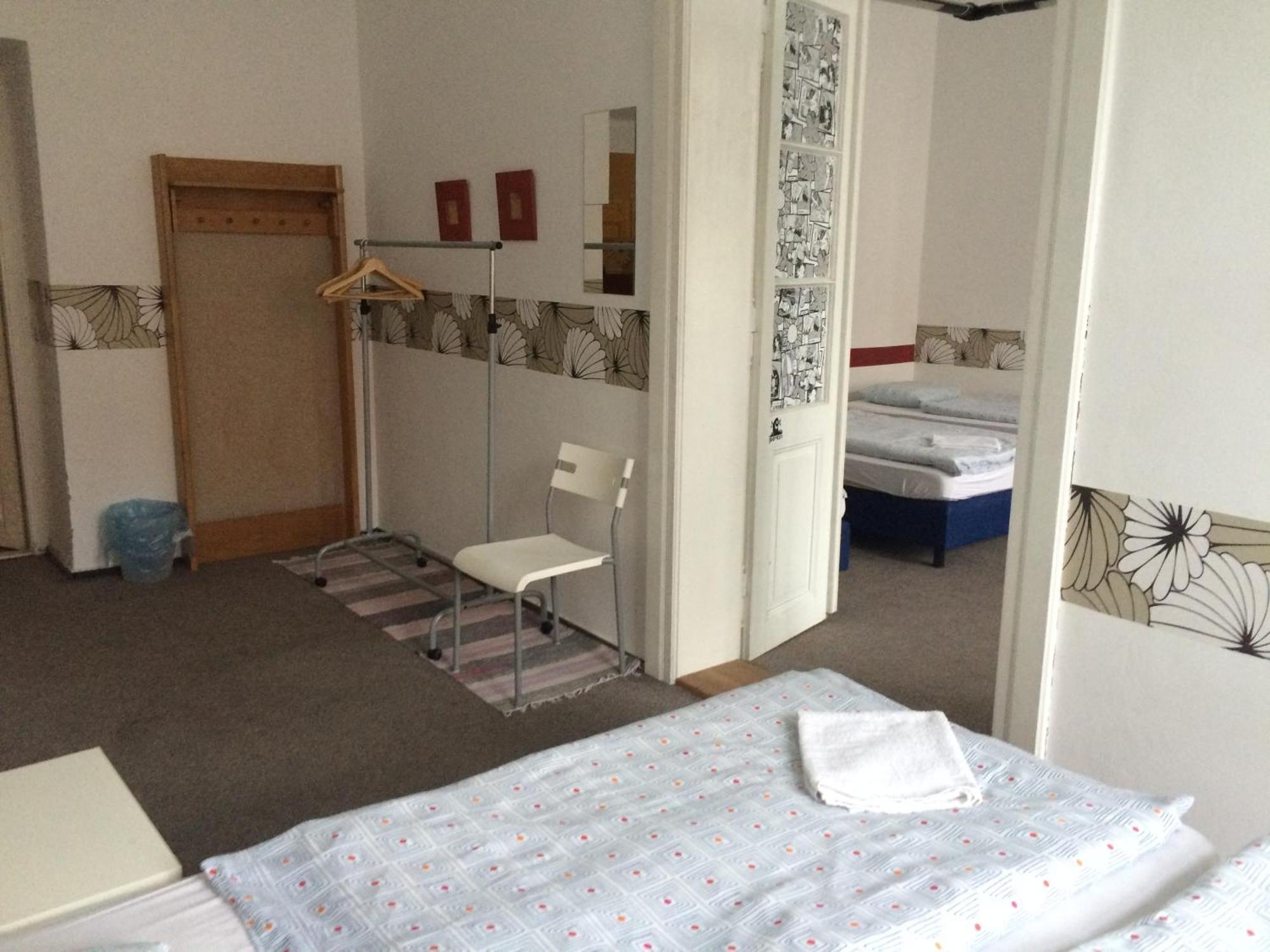 Charles Square Hostel Prag Rum bild